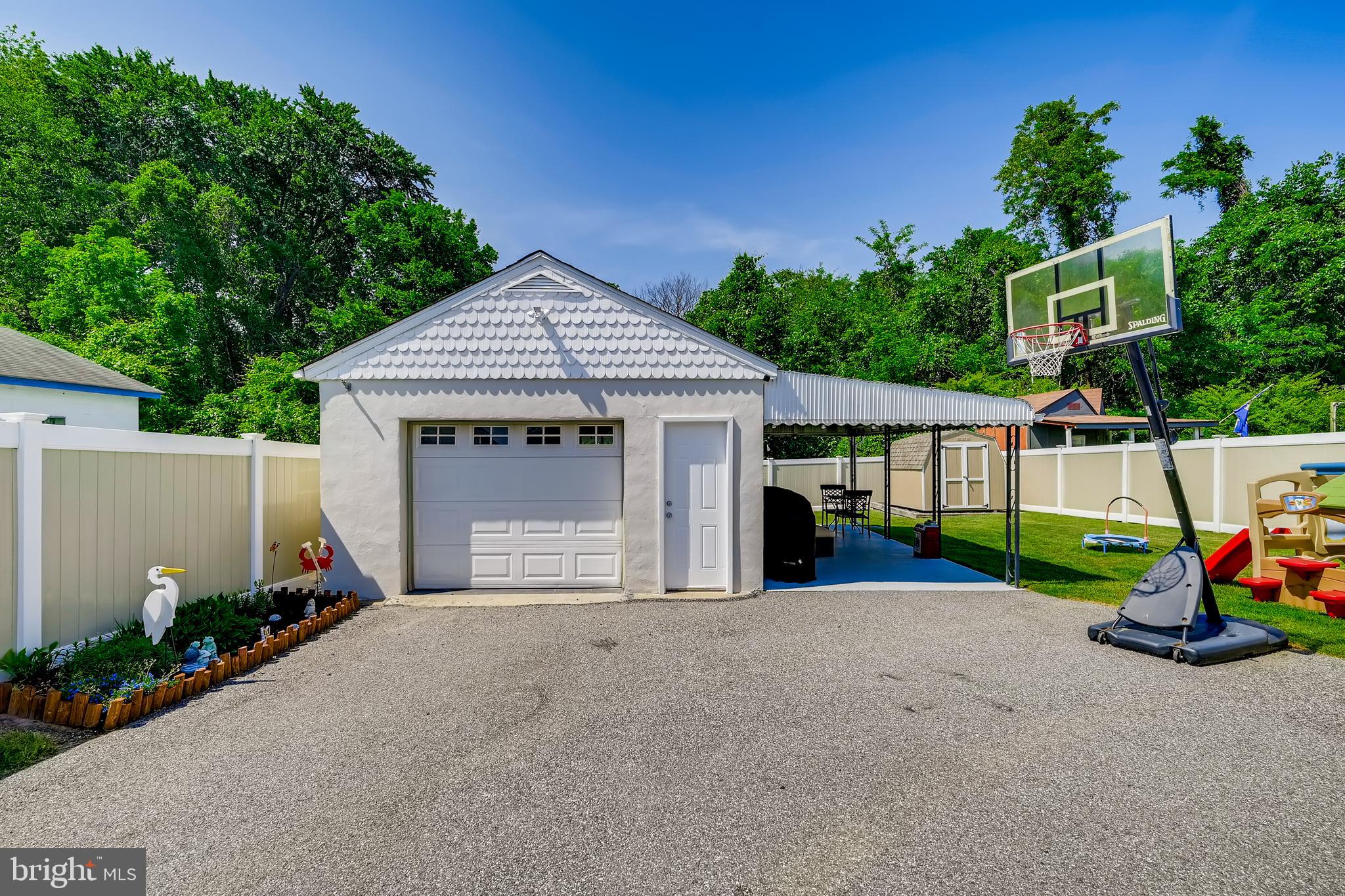 820 Martin Road Baltimore, MD 21221 - Photo 9 of 50 Detached Garage & spacious Driveway