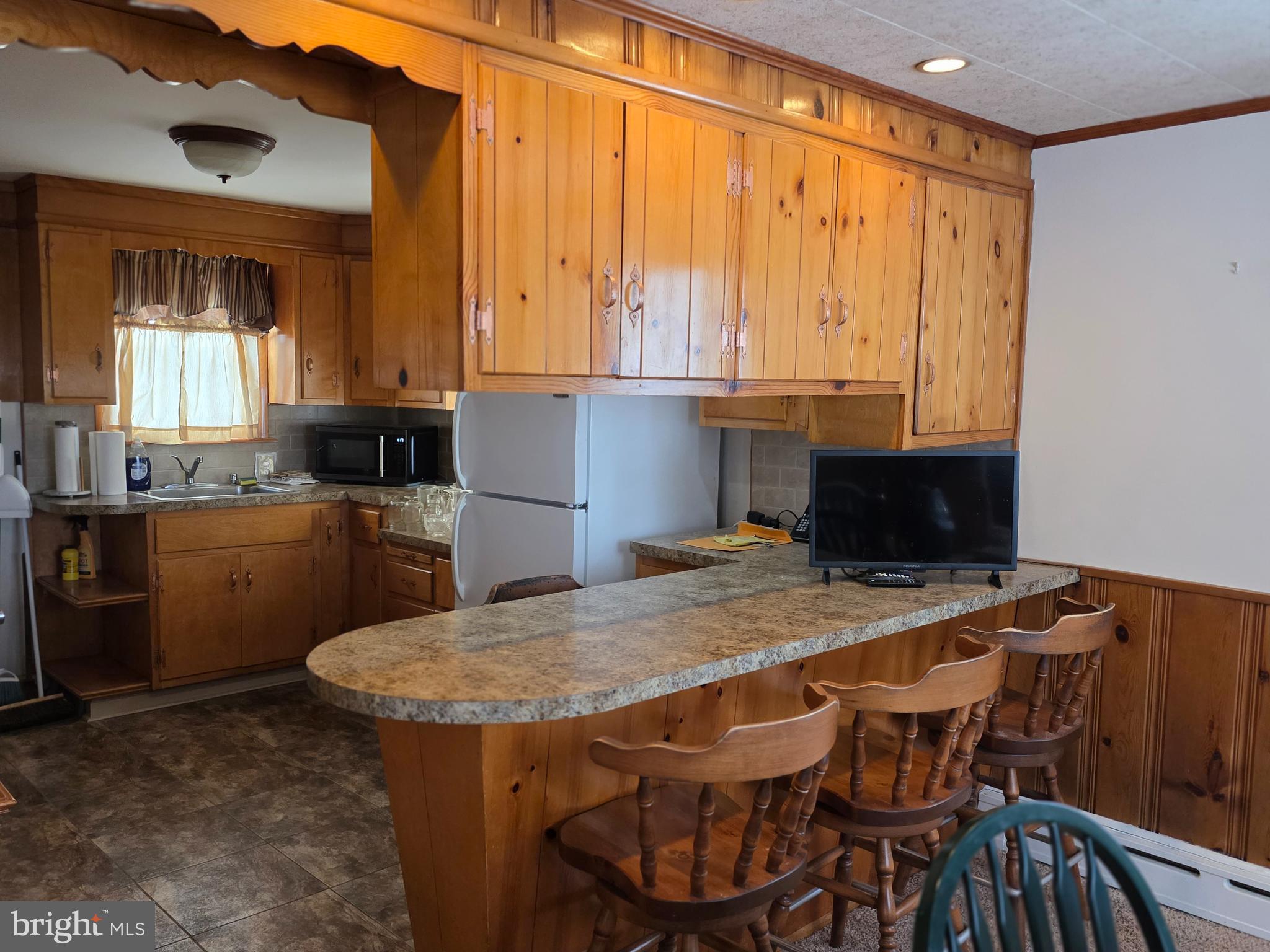 1407 Walnut Street Coatesville, PA 19320 - Photo 8 of 9 Ķitchen