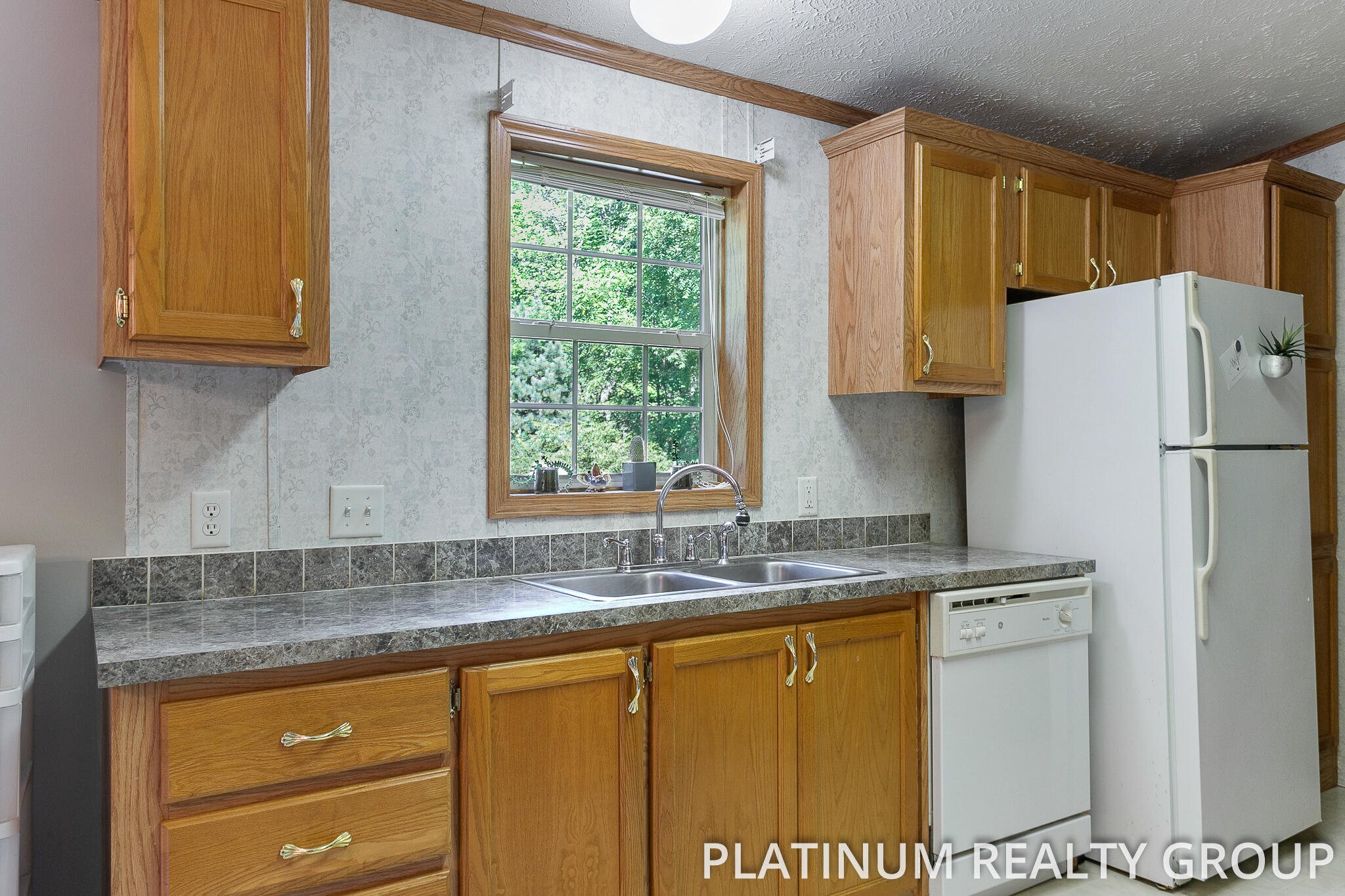7335 South Maple Island Road Nunica, MI 49448 - Photo 17 of 26 Kitchen