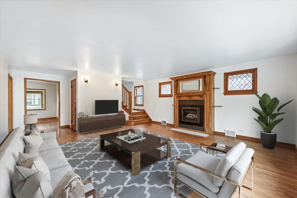 1233 Fox River Drive Algonquin, IL 60102 - Photo 7 of 61