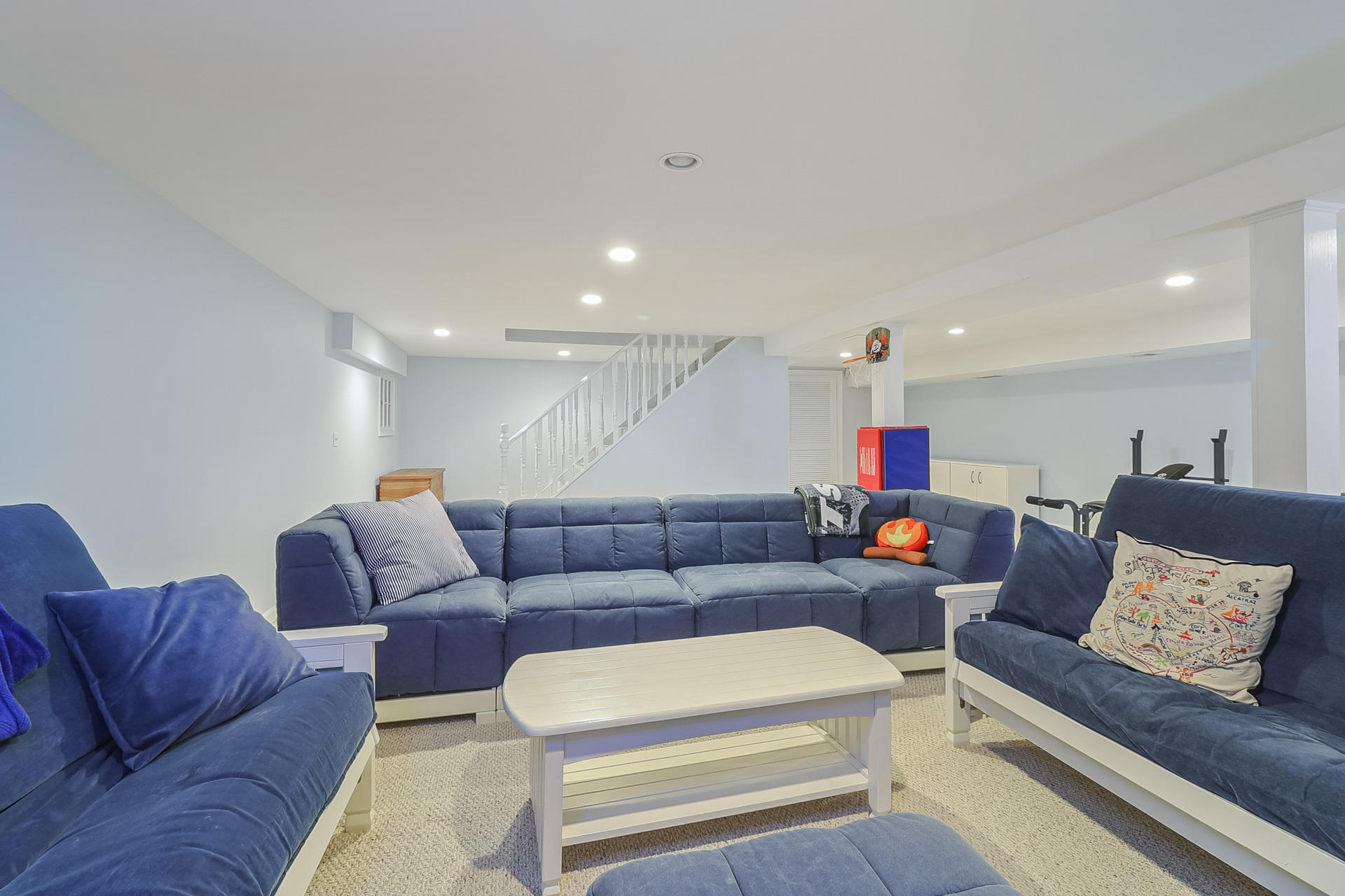 37 Red Rose Circle Darien, CT 06820 - Photo 31 of 40 a living room with furniture and a couch