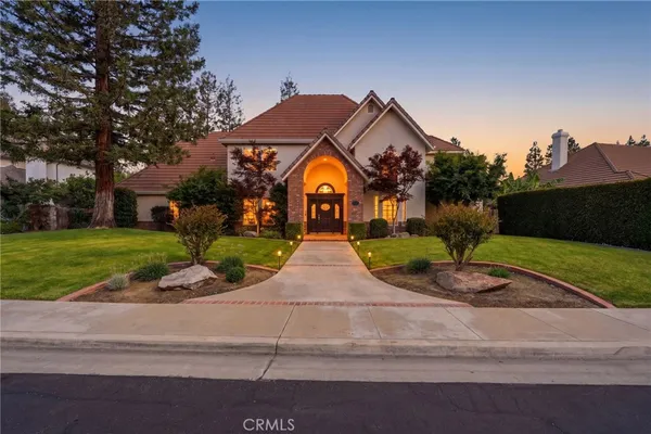 $1,249,000 | 5036 Lakewood Drive, Visalia, CA 93291
