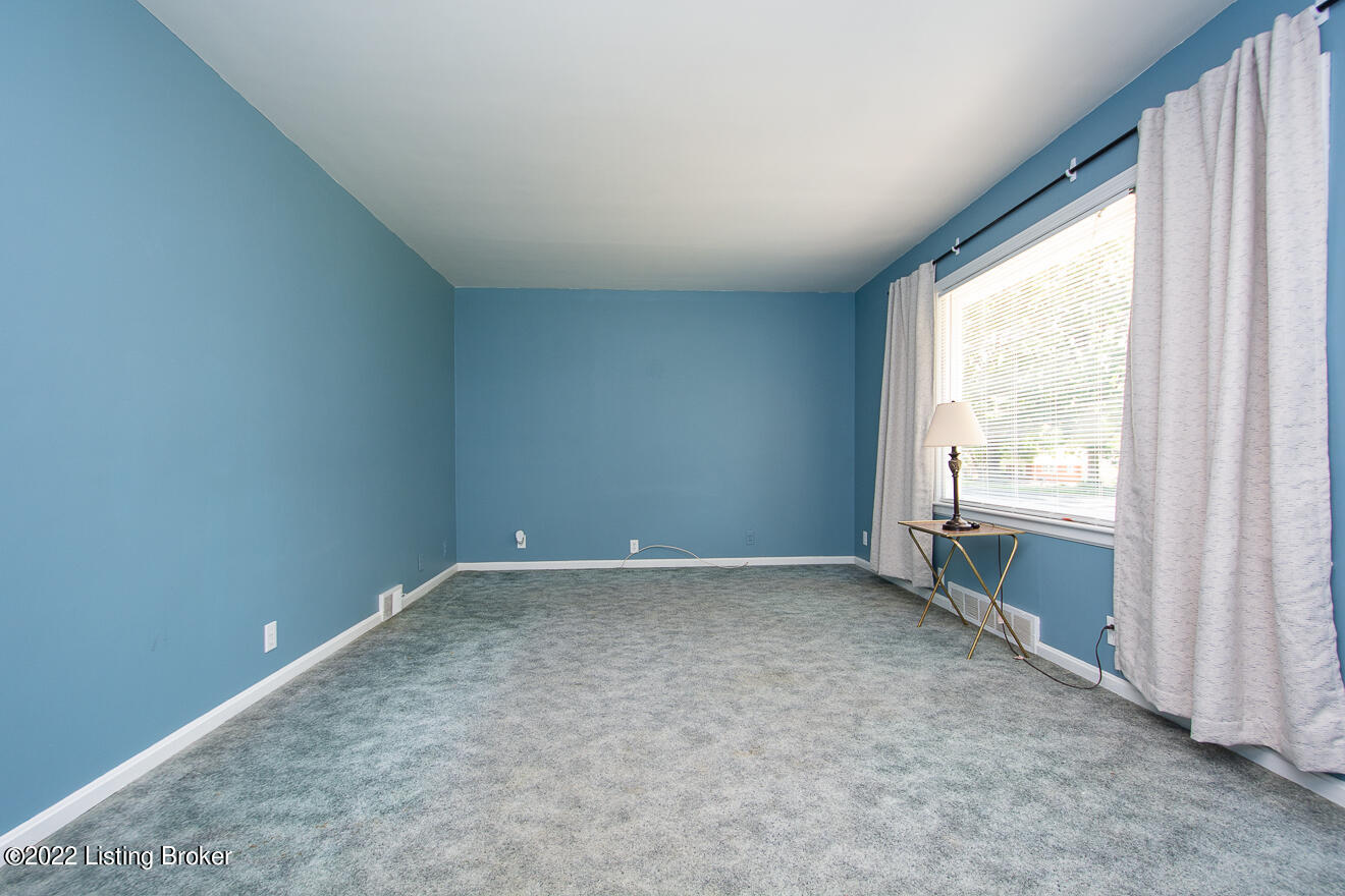 8705 Waltlee Road Louisville, KY 40291 - Photo 7 of 36 Waltlee -13