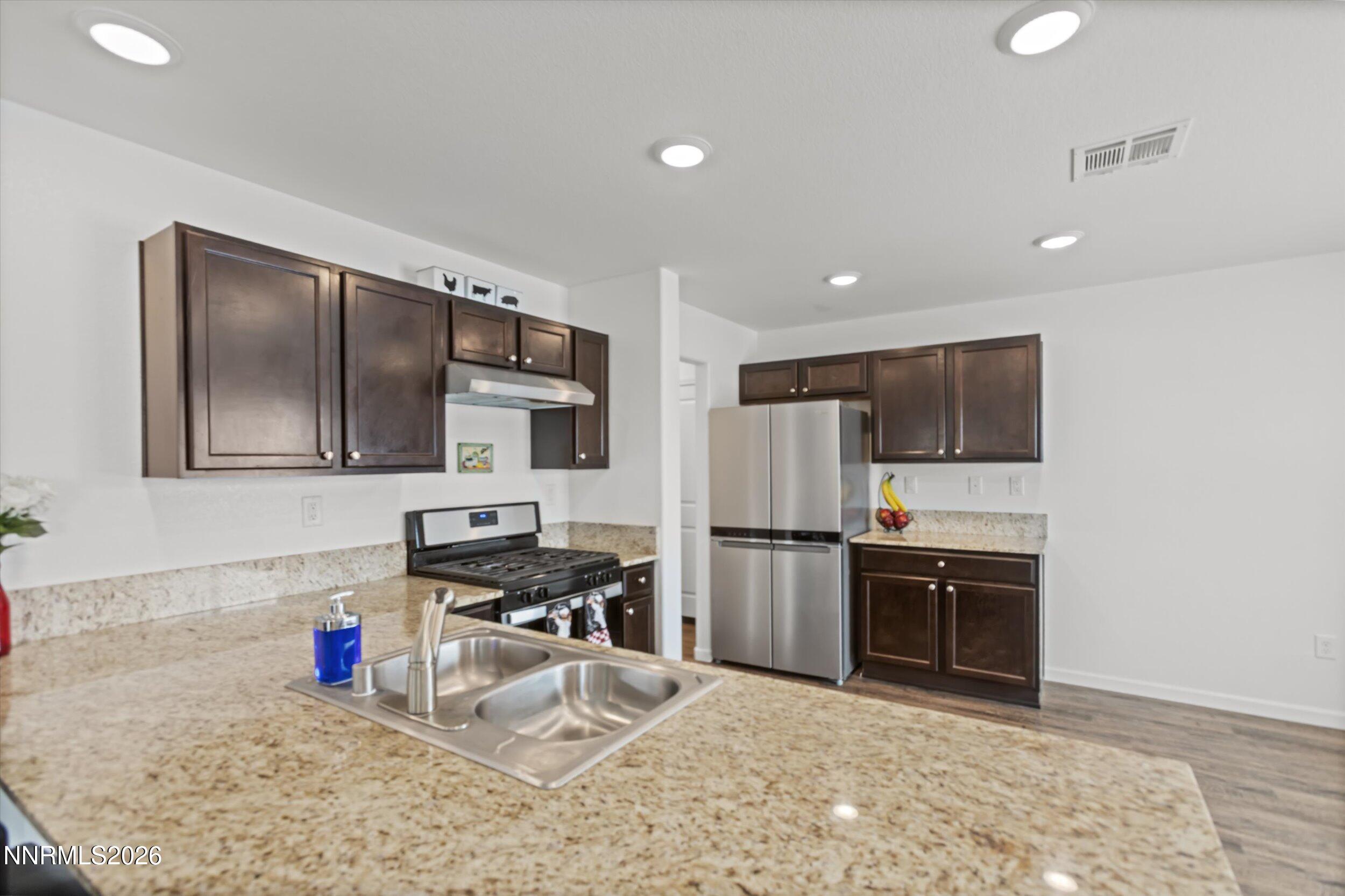 509 Paradise Valley Road Reno, NV 89506 - Photo 5 of 38 33-0Y7A1370