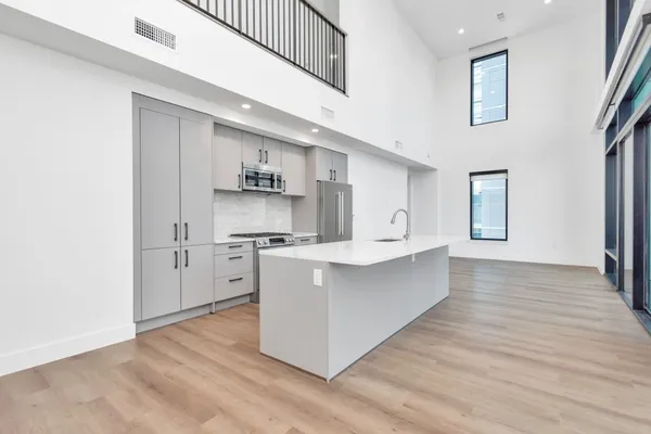 $13,111 | 808 Crawford Street, Unit 4110, Houston, TX 77010