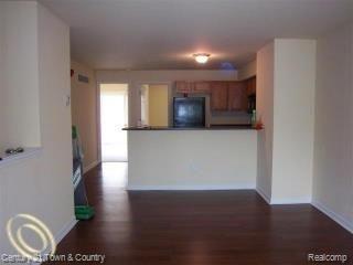 1156 Faulkner, Unit 4 Troy, MI 48083 - Photo 3 of 10