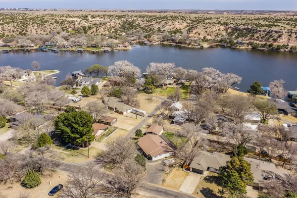 $475,000 | 509 South Shore Drive, Amarillo, TX 79118