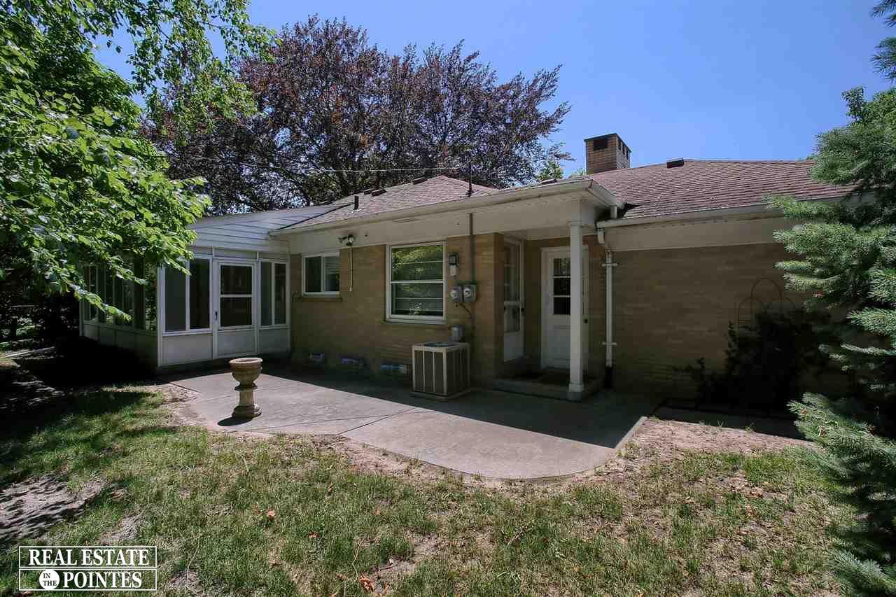 1680 Oxford Road Grosse Pointe Woods, MI 48236 - Photo 26 of 30