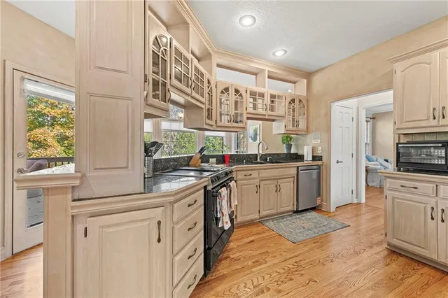 $759,000 | 12813 Catalina Street, Leawood, KS 66209