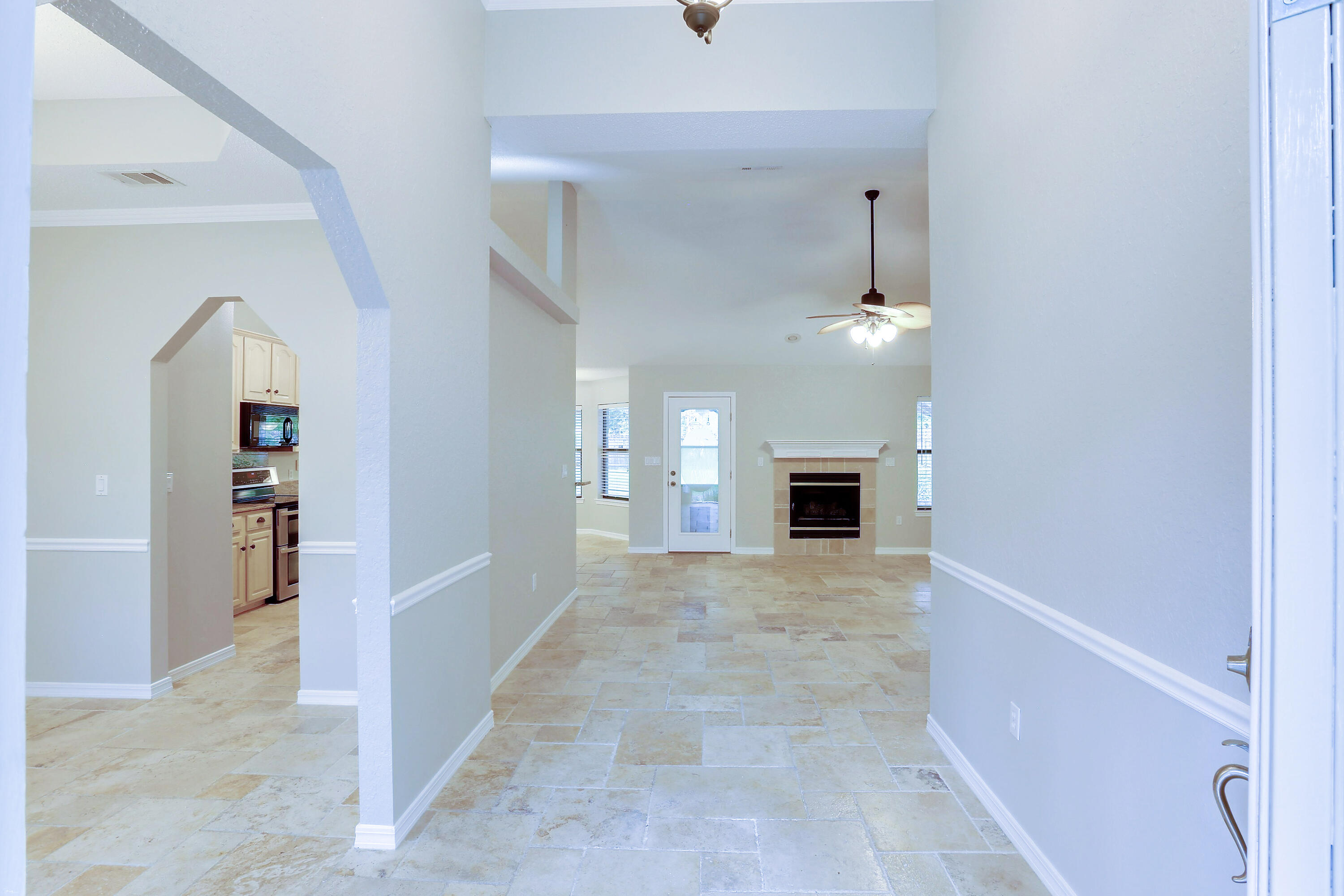 2803 Hogan Lane Crestview, FL 32539 - Photo 5 of 42 IMG_3135