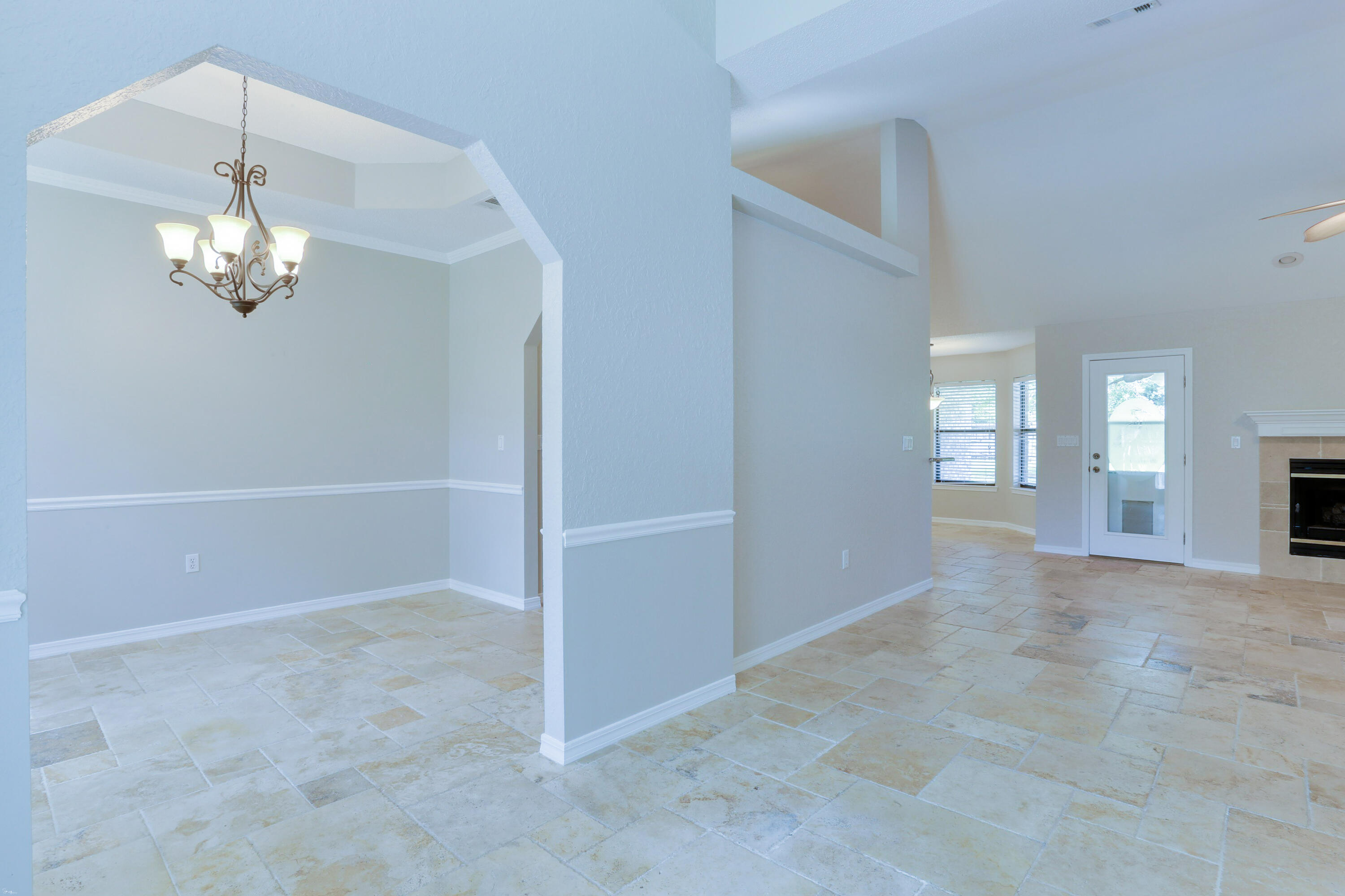 2803 Hogan Lane Crestview, FL 32539 - Photo 6 of 42 IMG_3136