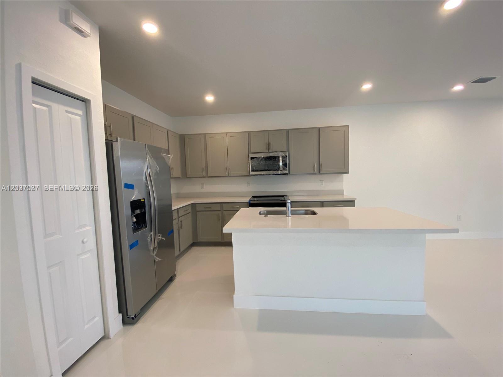 2402 Southwest 145th Place Miami, FL 33184 - Photo 2 of 12