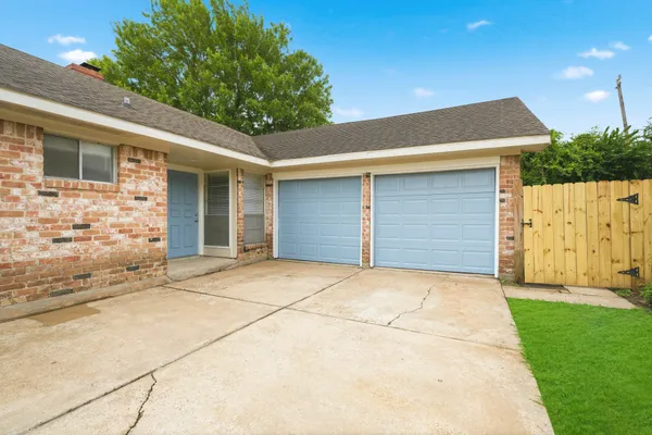 $2,349 | 12931 Westella Drive, Houston, TX 77077