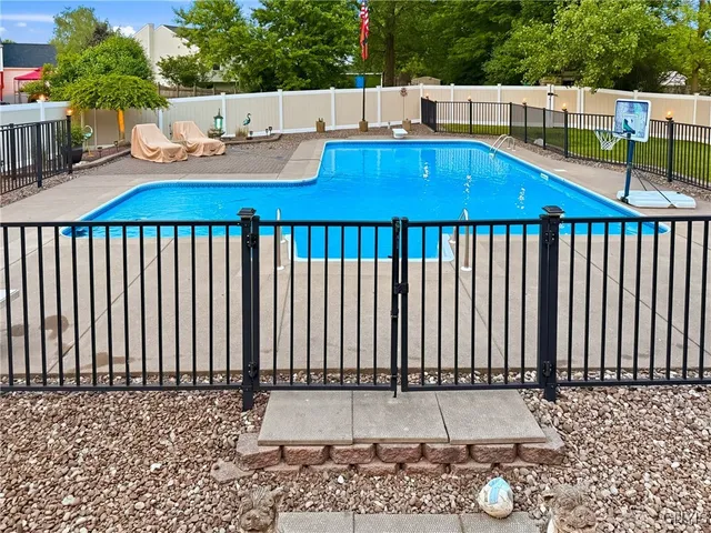 $375,000 | 5503 Rockhampton Path, Clay, NY 13041