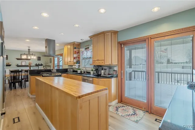 $375,000 | 5503 Rockhampton Path, Clay, NY 13041