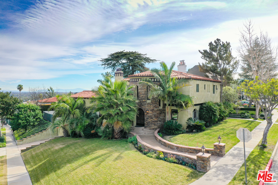 4410 Circle View Boulevard View Park, CA 90043 - Photo 2 of 50