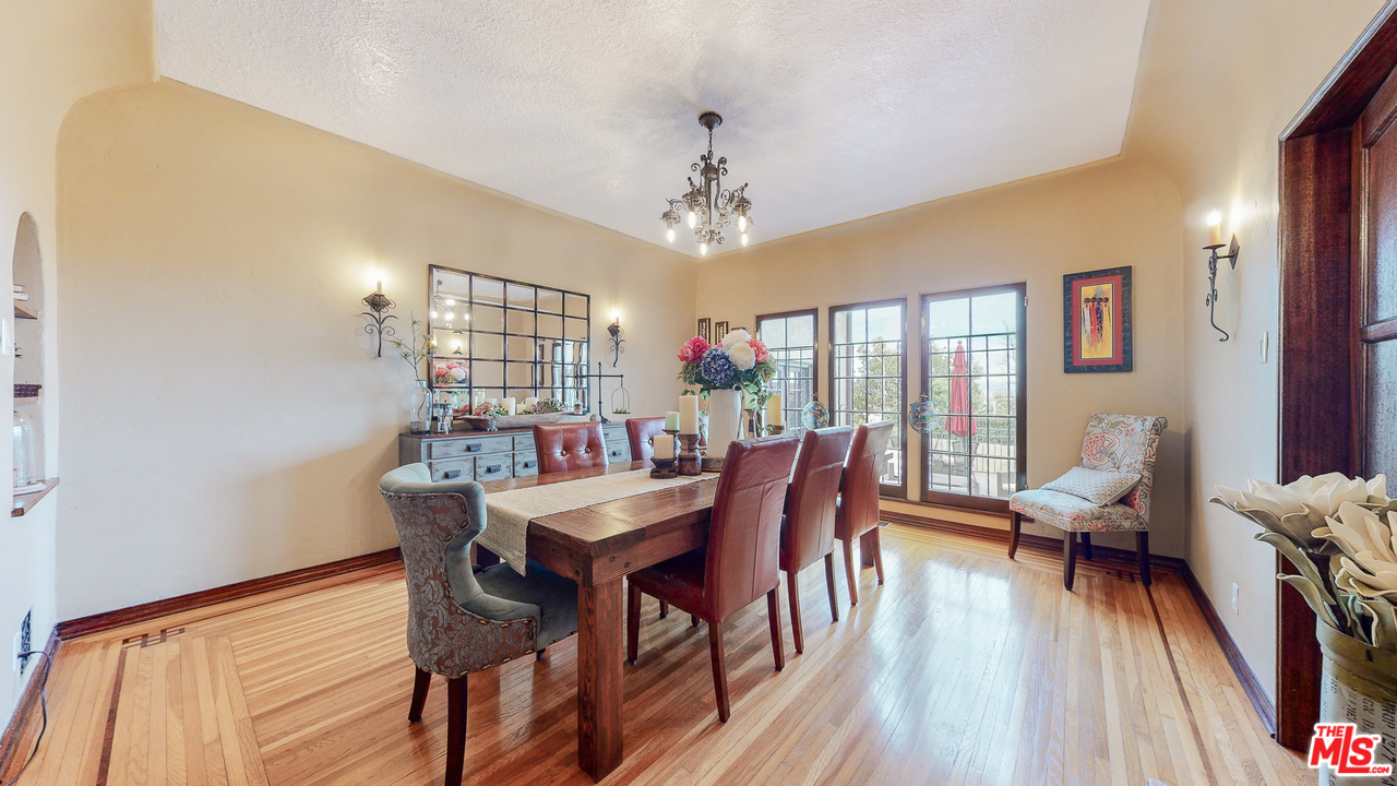 4410 Circle View Boulevard View Park, CA 90043 - Photo 13 of 50