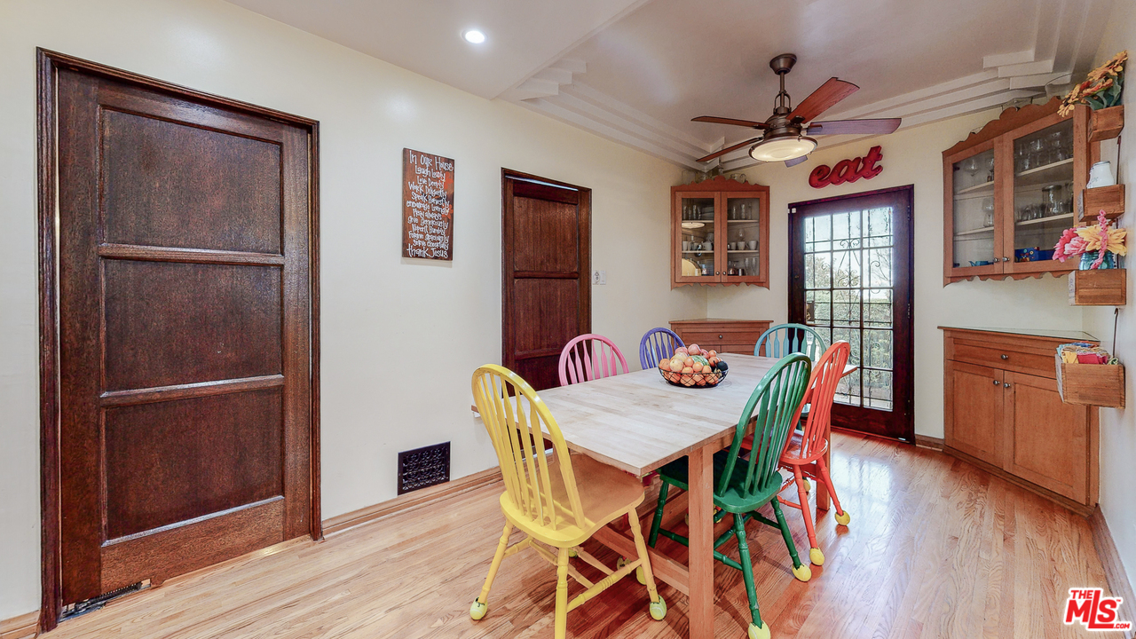 4410 Circle View Boulevard View Park, CA 90043 - Photo 14 of 50