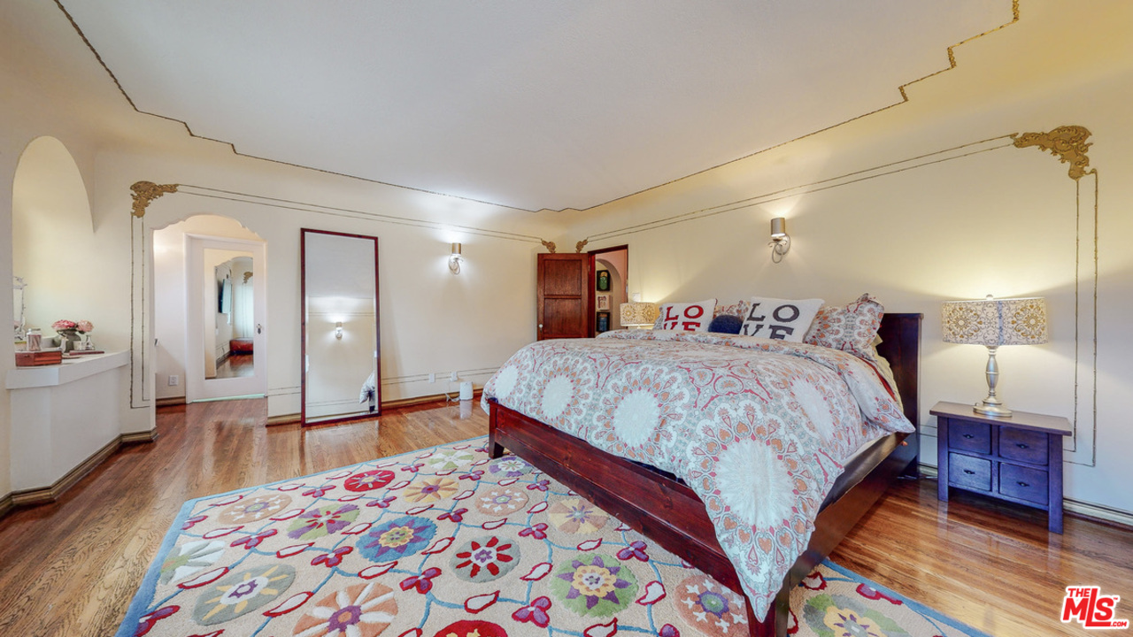 4410 Circle View Boulevard View Park, CA 90043 - Photo 34 of 50