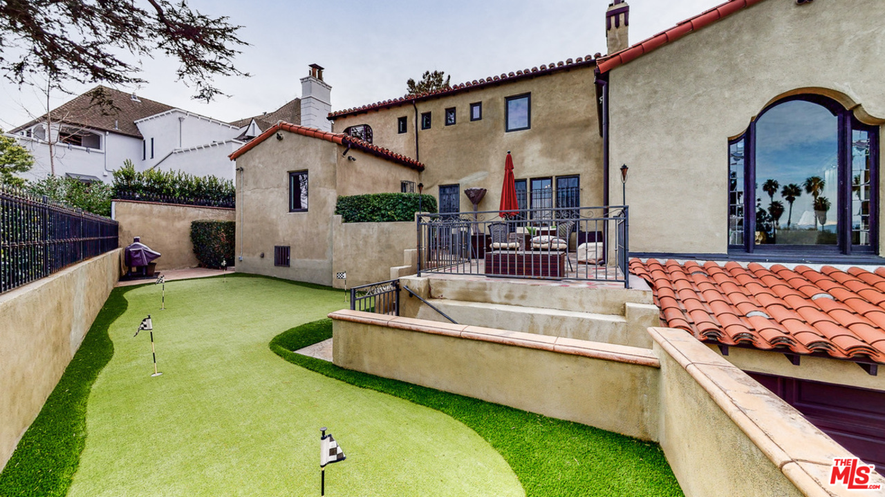 4410 Circle View Boulevard View Park, CA 90043 - Photo 5 of 50