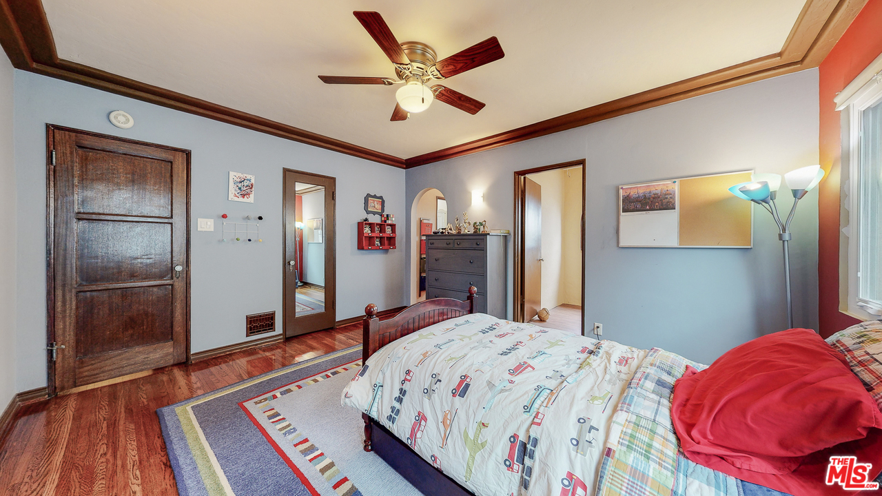 4410 Circle View Boulevard View Park, CA 90043 - Photo 41 of 50