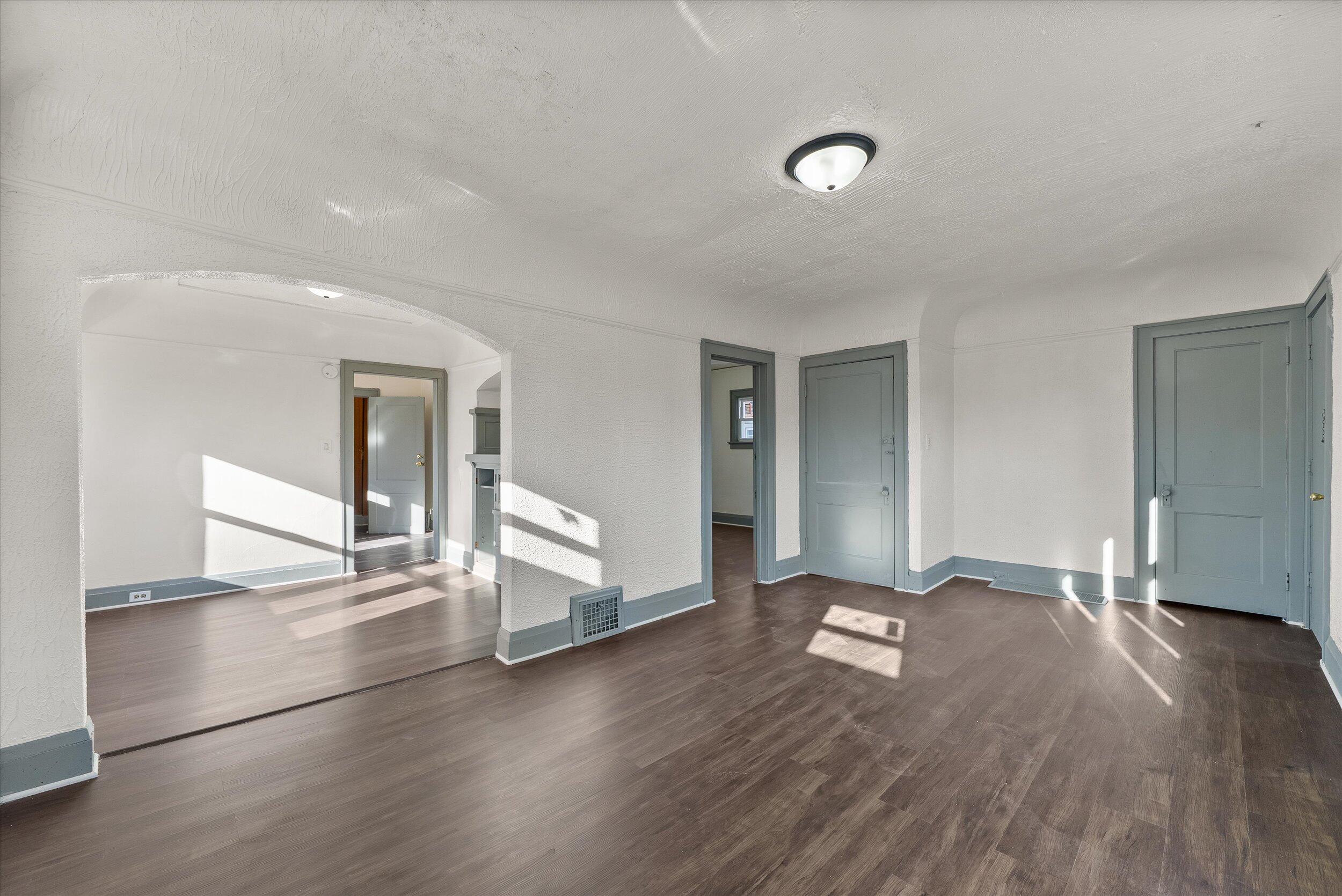 3905 North 13th Street, Unit 3907 Milwaukee, WI 53206 - Photo 15 of 44 15-Upper Living Room