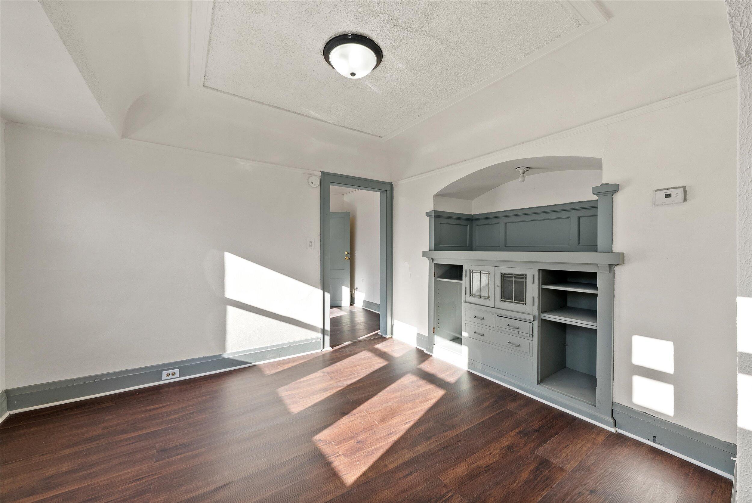 3905 North 13th Street, Unit 3907 Milwaukee, WI 53206 - Photo 19 of 44 19-Upper Dining Room