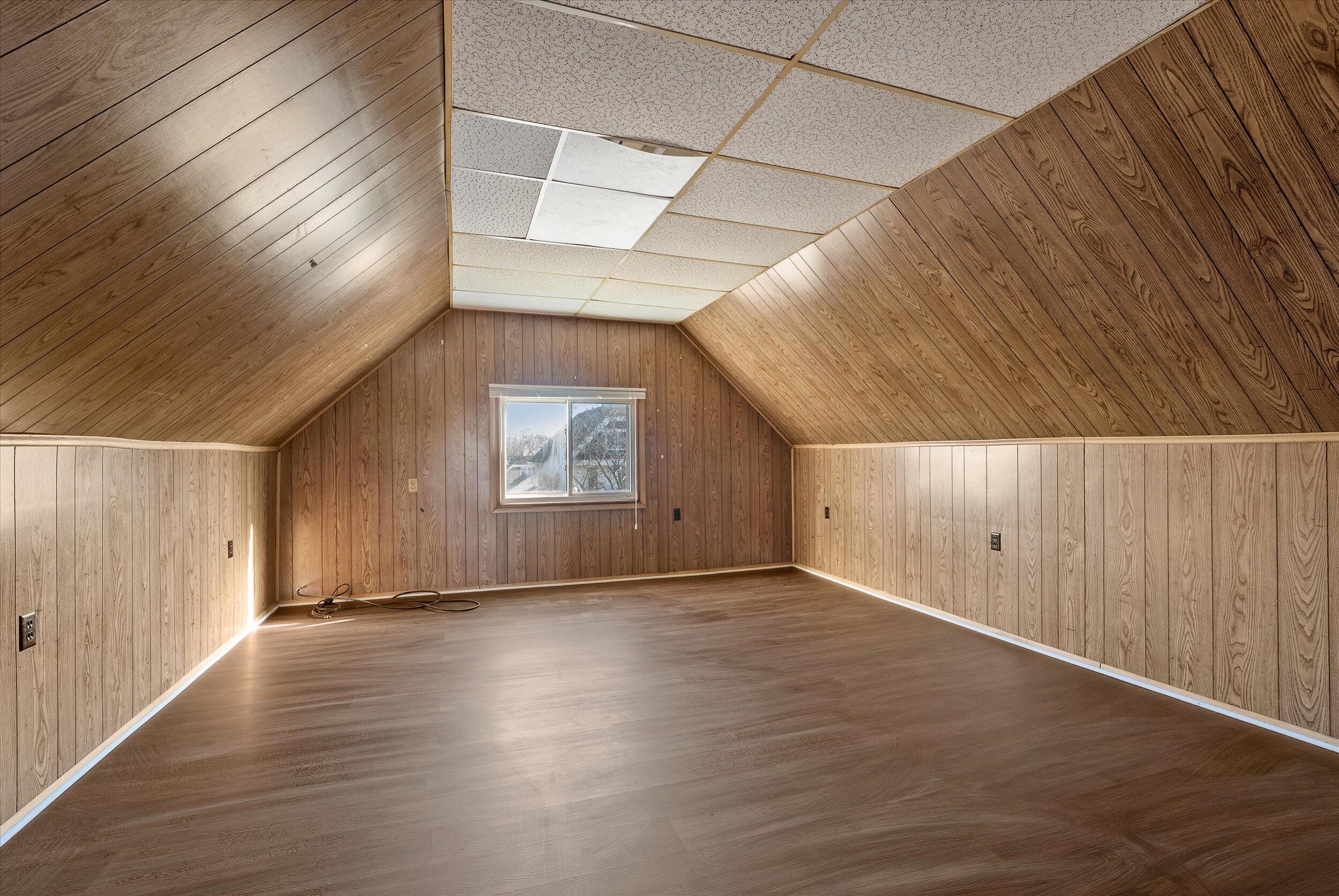 3905 North 13th Street, Unit 3907 Milwaukee, WI 53206 - Photo 32 of 44 32-Third Floor