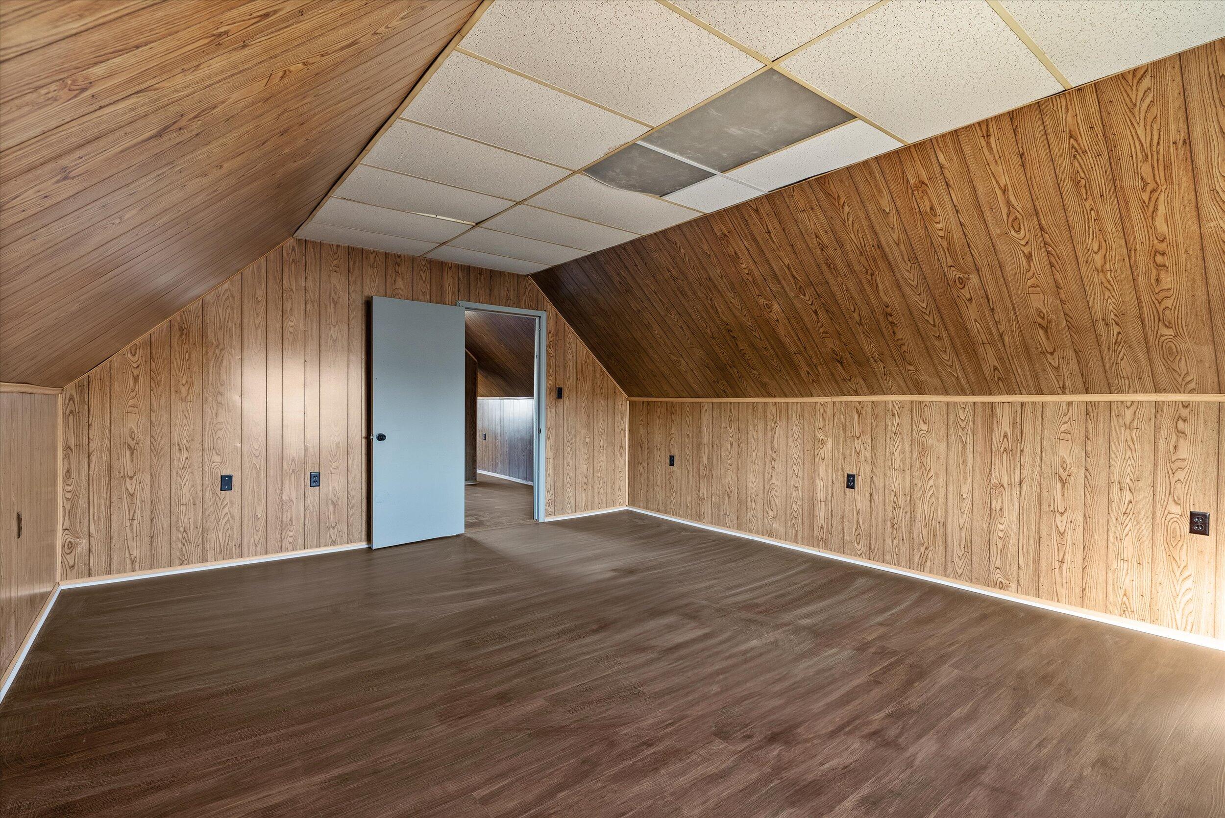 3905 North 13th Street, Unit 3907 Milwaukee, WI 53206 - Photo 33 of 44 33-Third Floor