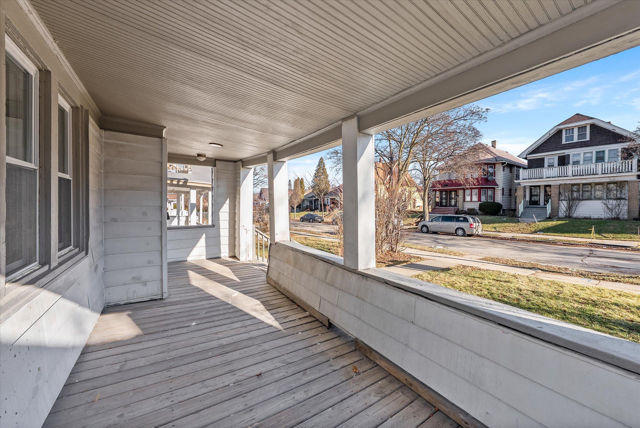 3905 North 13th Street, Unit 3907 Milwaukee, WI 53206 - Photo 40 of 44 40-Front Porch View