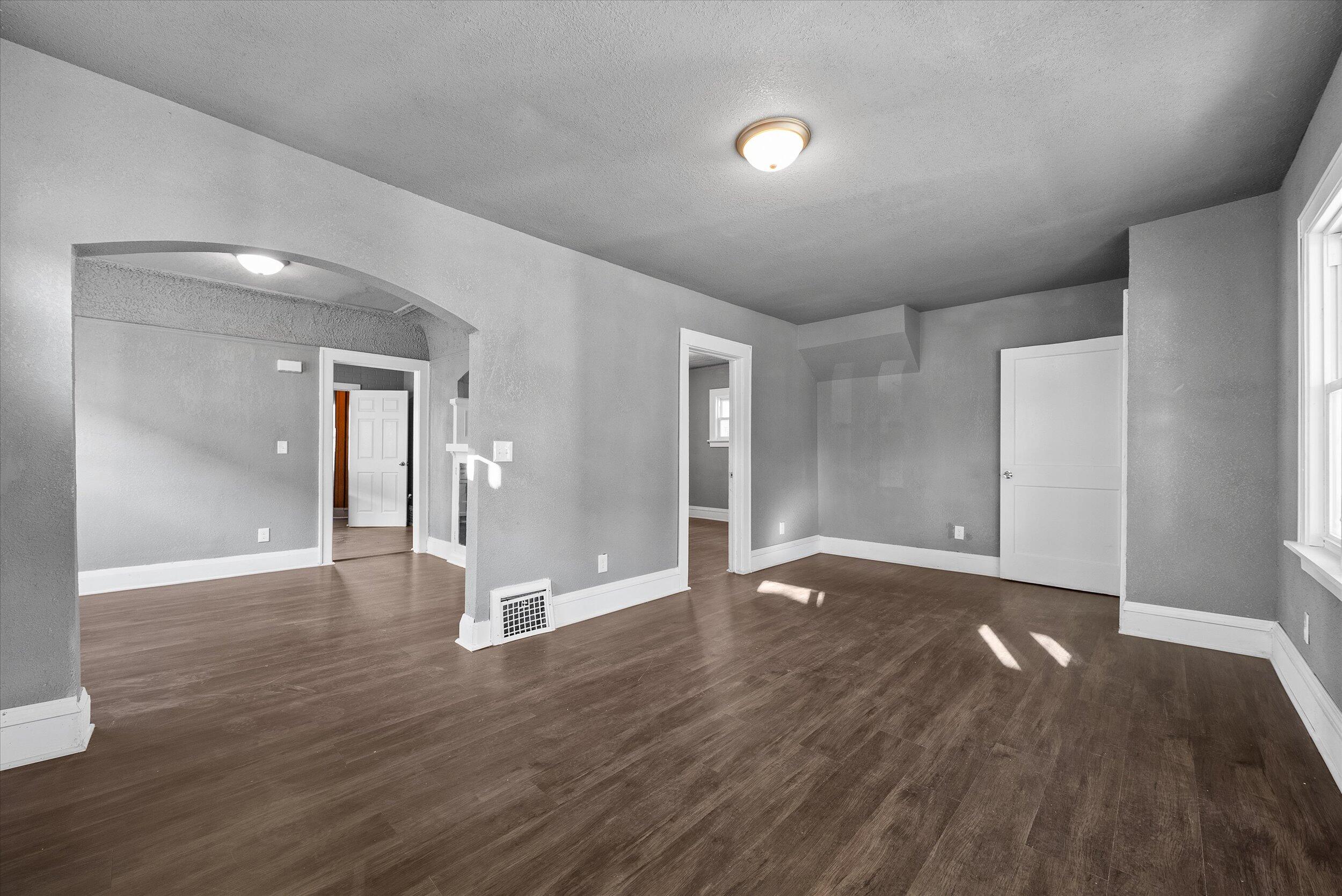 3905 North 13th Street, Unit 3907 Milwaukee, WI 53206 - Photo 4 of 44 04-Lower Living Room