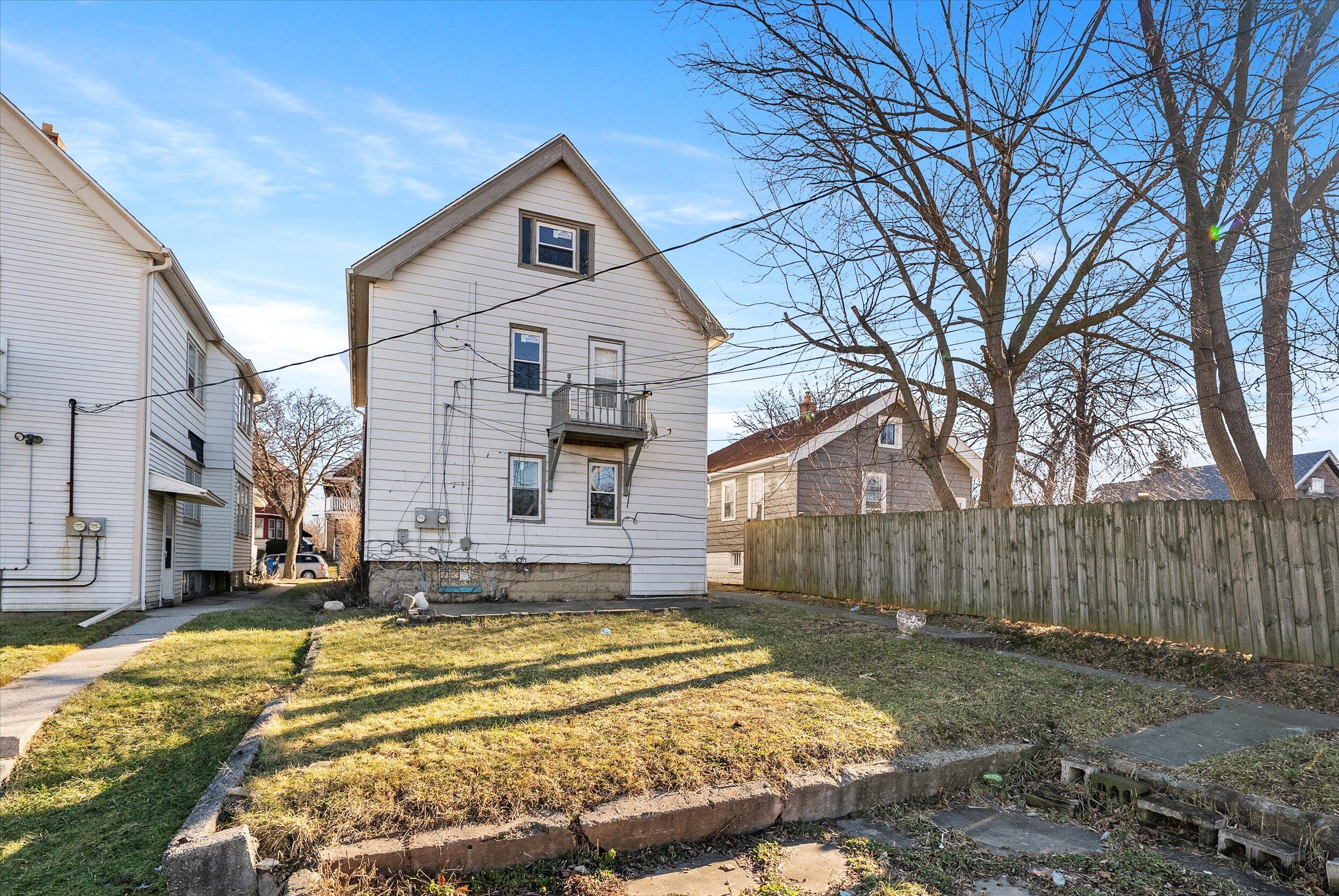 3905 North 13th Street, Unit 3907 Milwaukee, WI 53206 - Photo 43 of 44 43-Back