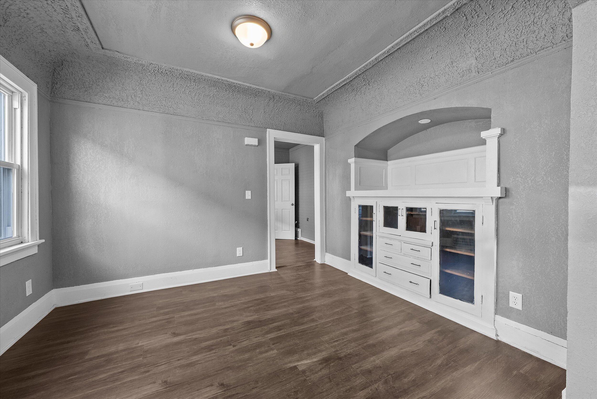 3905 North 13th Street, Unit 3907 Milwaukee, WI 53206 - Photo 5 of 44 05-Lower Dining Room