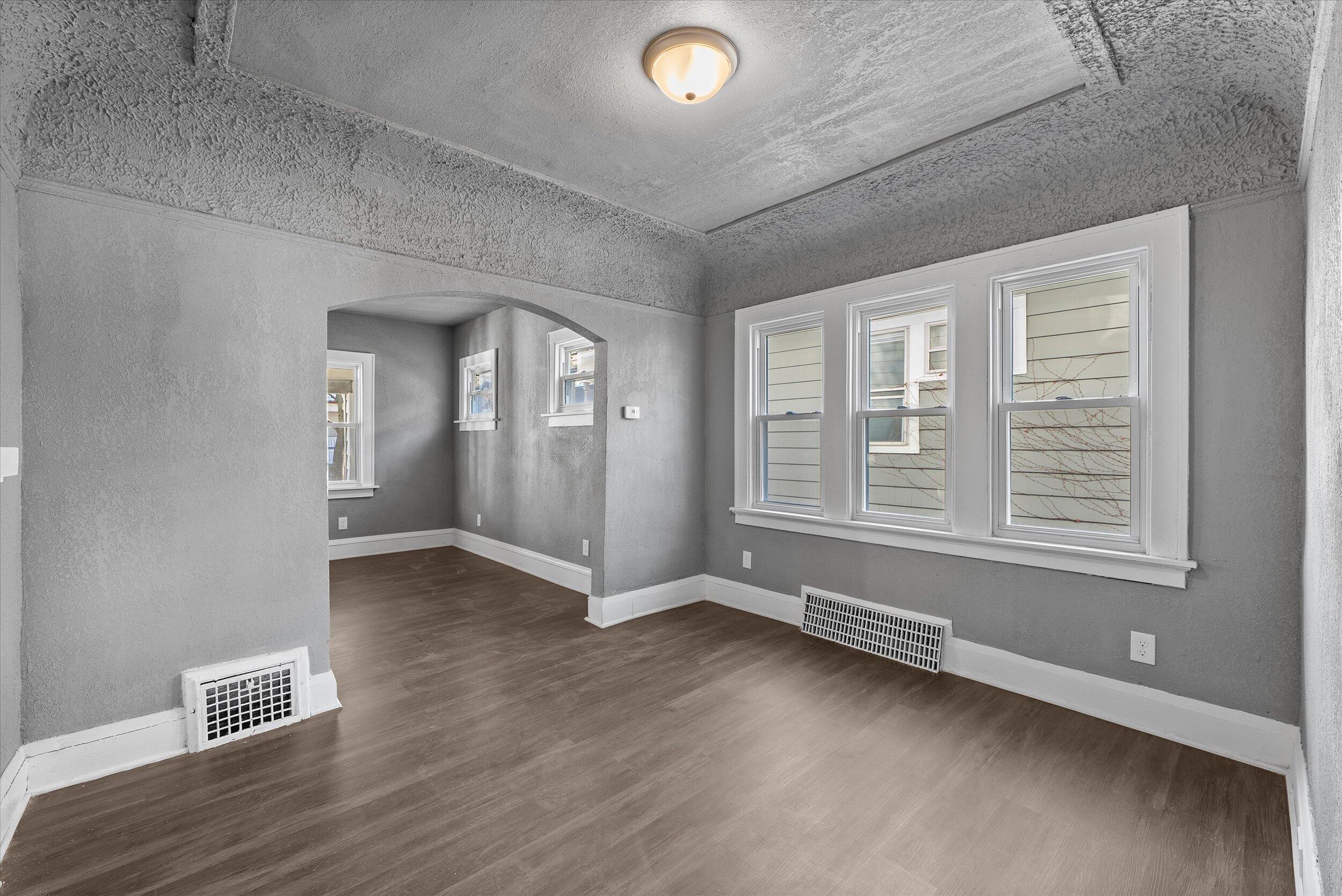 3905 North 13th Street, Unit 3907 Milwaukee, WI 53206 - Photo 6 of 44 06-Lower Dining Room