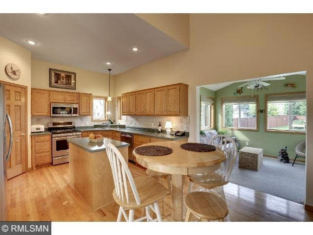 7329 Whitehall Road Shakopee, MN 55379 - Photo 6 of 18 Gallery Image 6
