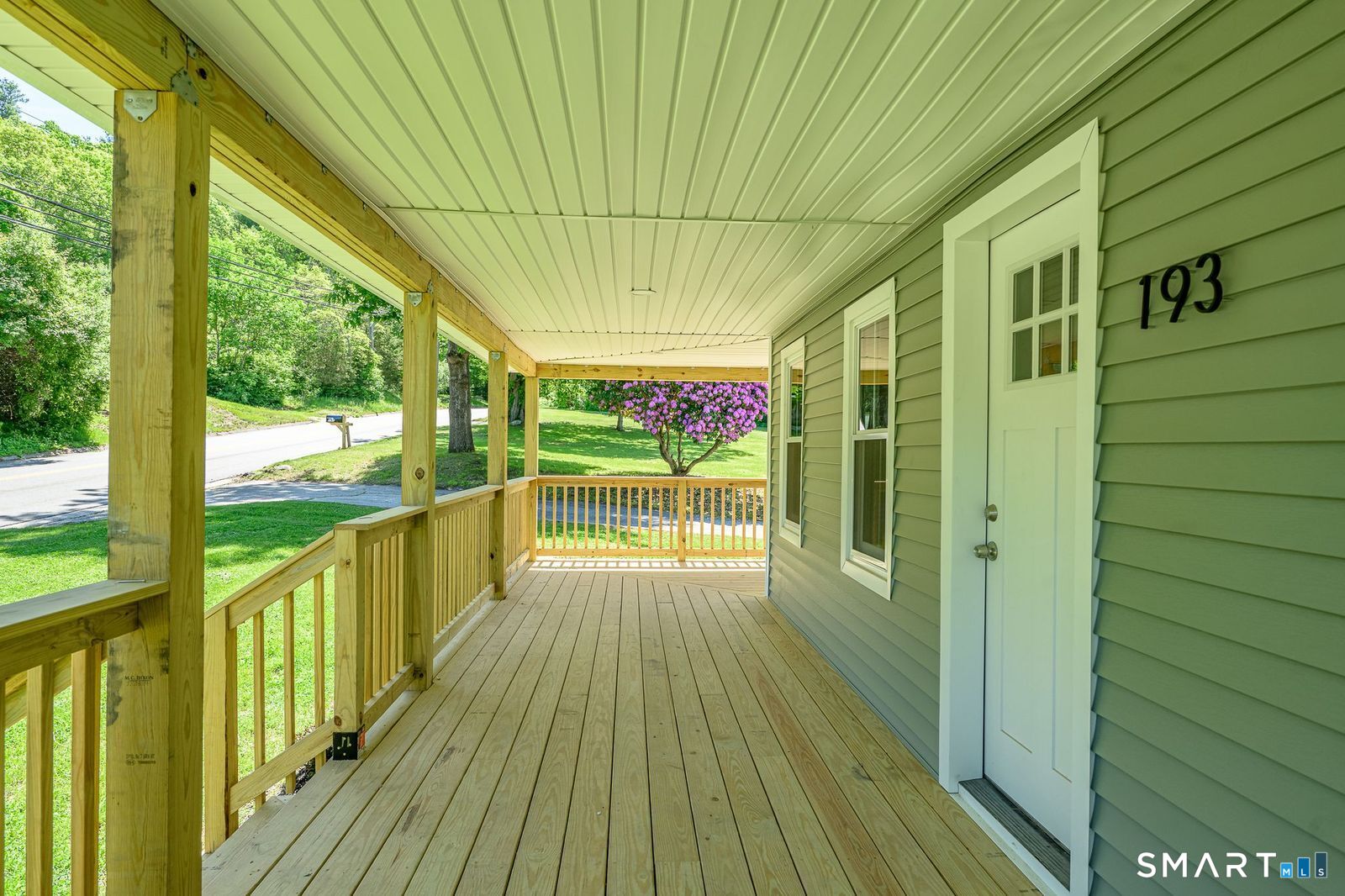 193 East Franklin Street Killingly, CT 06239 - Photo 11 of 30
