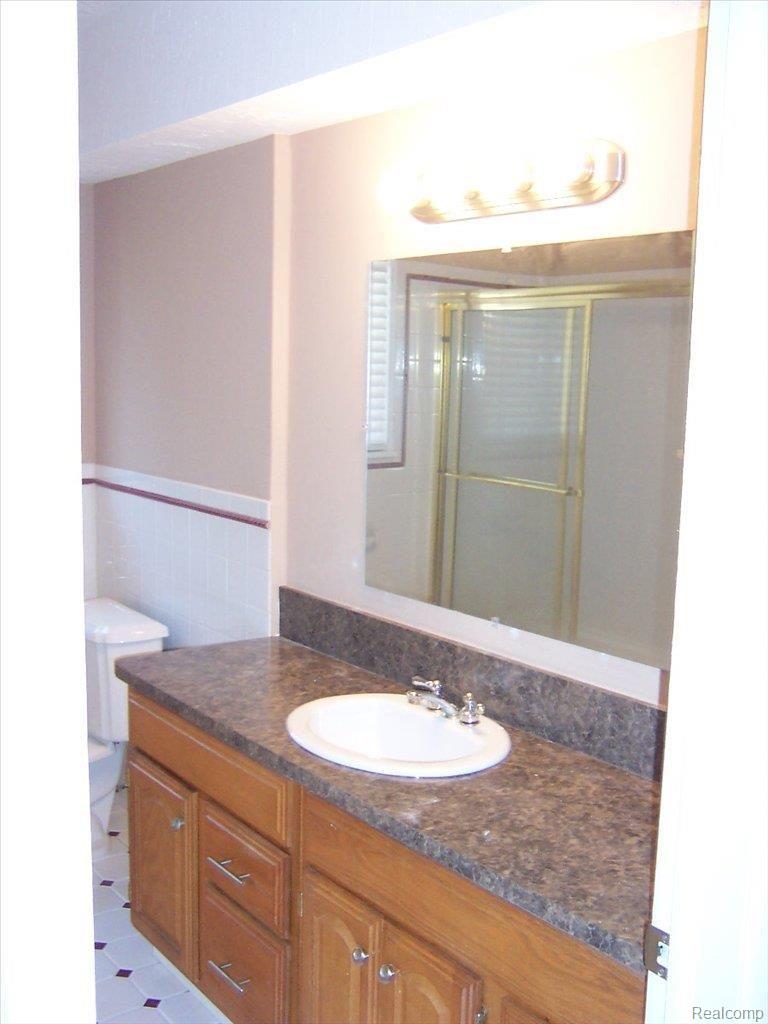 32085 Schoenherr Road Warren, MI 48088 - Photo 10 of 15 Bath 2