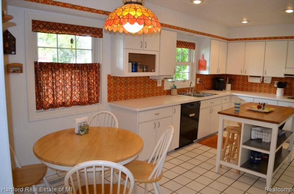 35973 Charter Crest Road Farmington, MI 48335 - Photo 17 of 58 DSC_0257.jpg