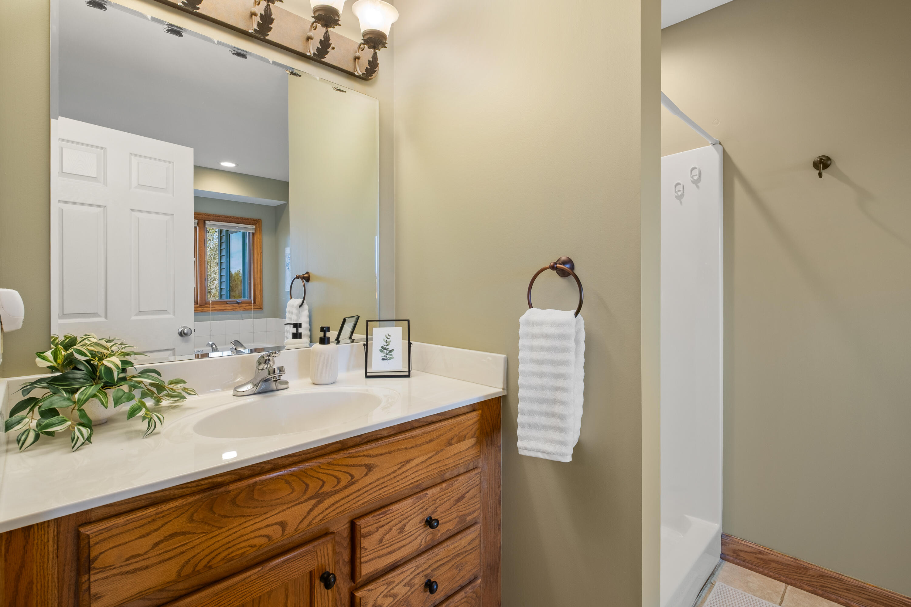 3665 Jason Ridge Lane Southwest Grand Rapids, MI 49534 - Photo 17 of 27 Ensuite