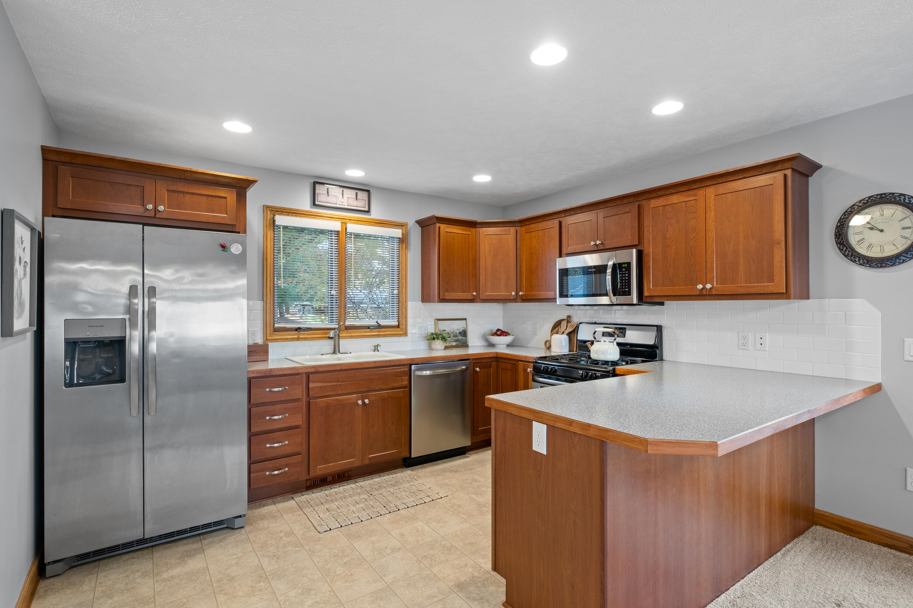 3665 Jason Ridge Lane Southwest Grand Rapids, MI 49534 - Photo 5 of 27 Kitchen