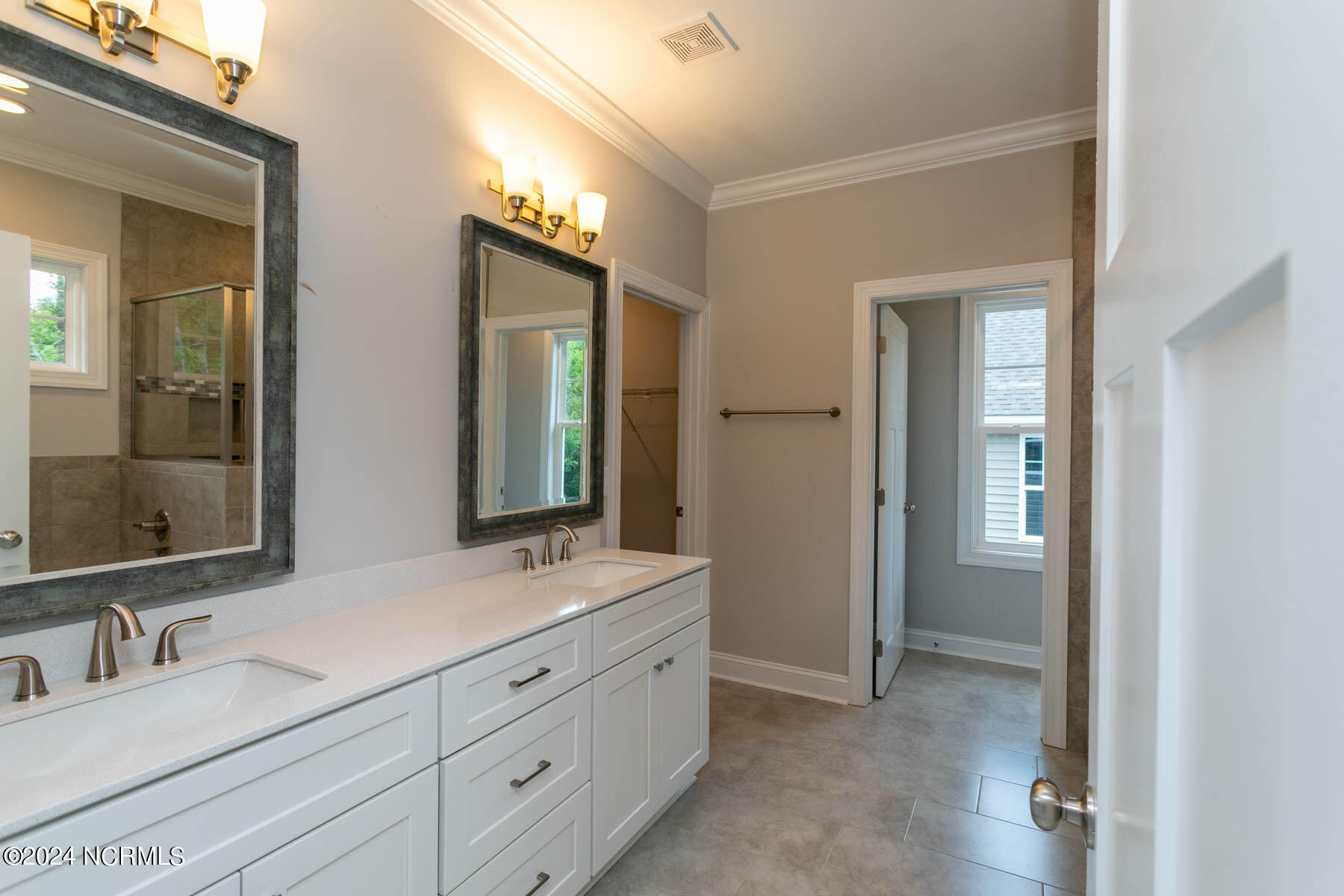 525 North Sycamore Street Aberdeen, NC 28315 - Photo 27 of 43 primary bath1