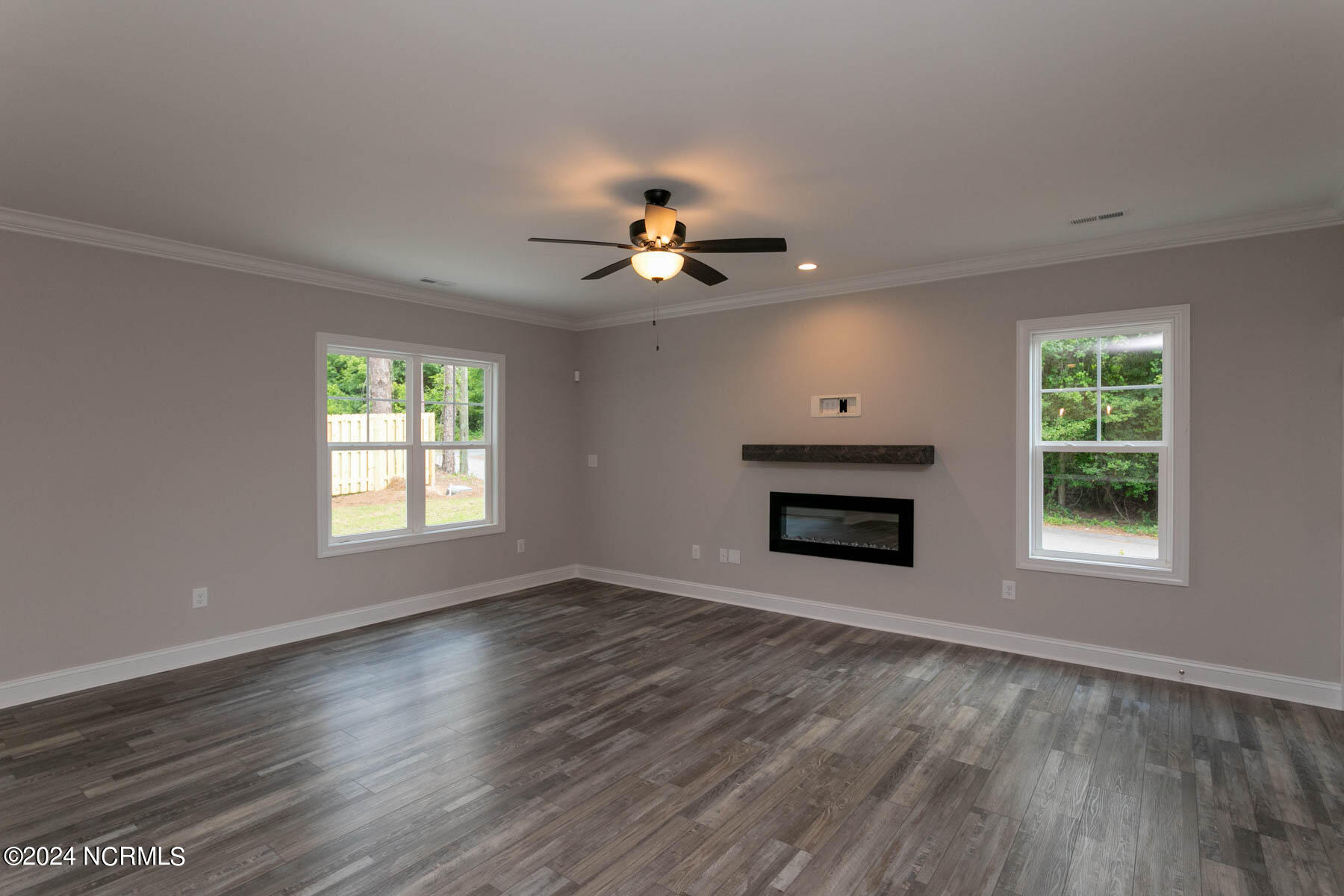525 North Sycamore Street Aberdeen, NC 28315 - Photo 6 of 43 living room2