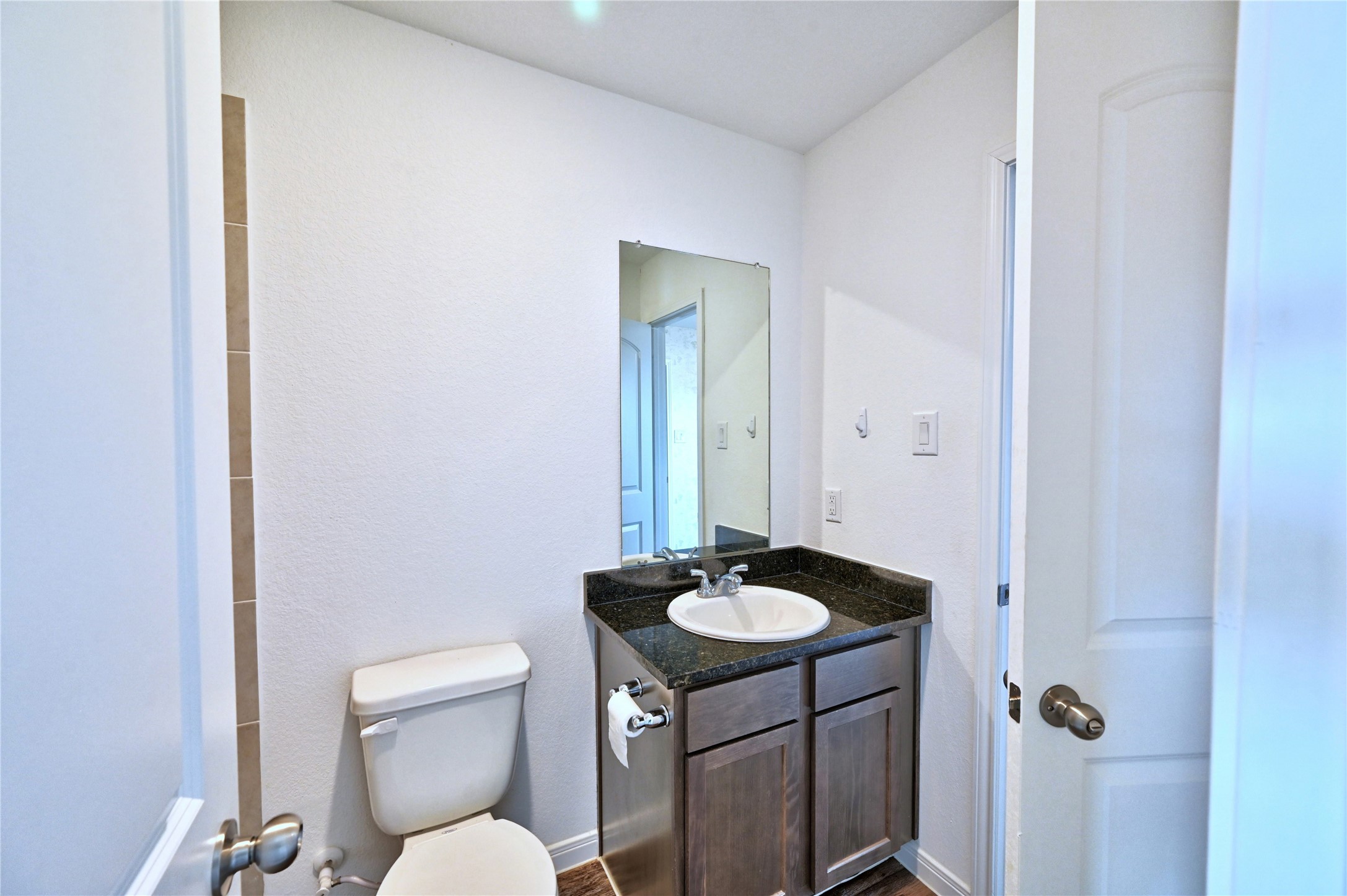 16623 Colleen Place Conroe, TX 77306 - Photo 23 of 44 Bathroom upstairs.