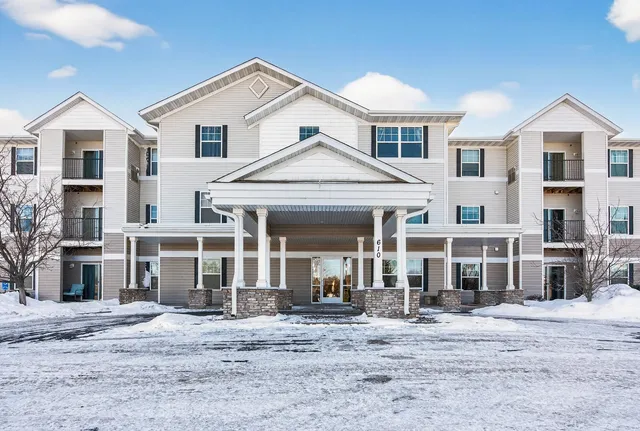 $170,000 | 610 Whiskey Road Northwest, Unit 311, Isanti, MN 55040