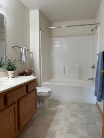 $170,000 | 610 Whiskey Road Northwest, Unit 311, Isanti, MN 55040