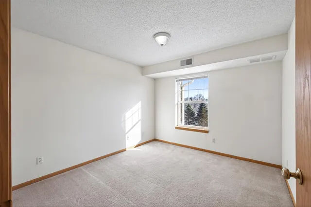 $170,000 | 610 Whiskey Road Northwest, Unit 311, Isanti, MN 55040