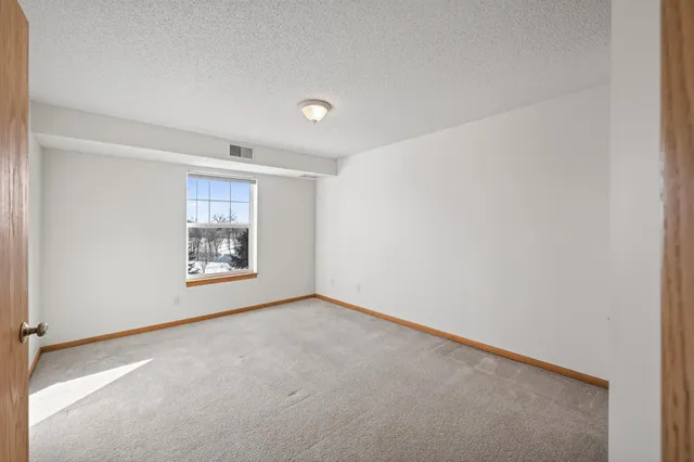 $170,000 | 610 Whiskey Road Northwest, Unit 311, Isanti, MN 55040