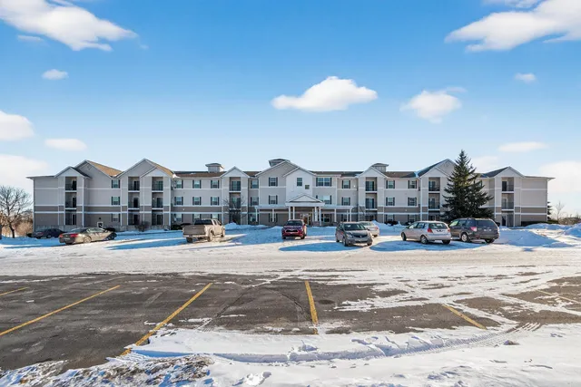 $170,000 | 610 Whiskey Road Northwest, Unit 311, Isanti, MN 55040