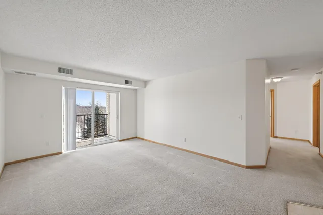 $170,000 | 610 Whiskey Road Northwest, Unit 311, Isanti, MN 55040