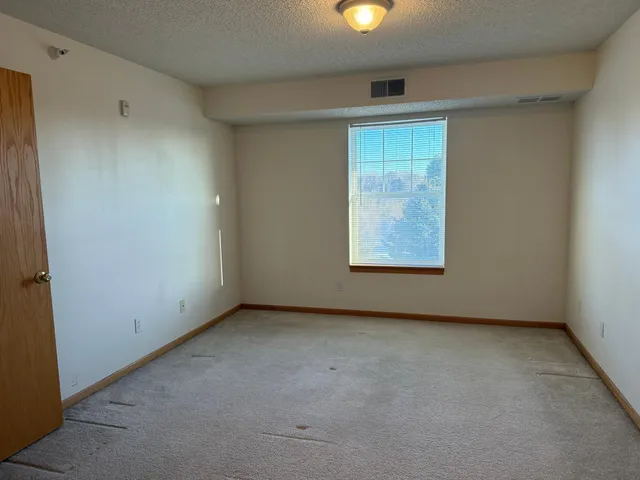 $170,000 | 610 Whiskey Road Northwest, Unit 311, Isanti, MN 55040